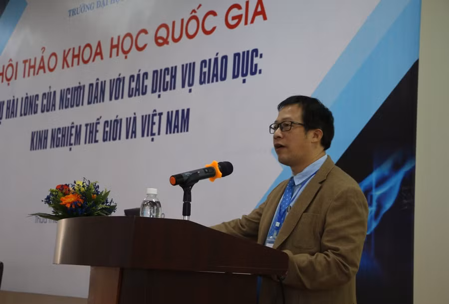 PGS-TS Lê Anh Phương – Hiệu trường Trường ĐHSP Huế phát biểu khai mạc hội thảo PGS-TS Lê Anh Phương – Hiệu trường Trường ĐHSP Huế phát biểu khai mạc hội thảo