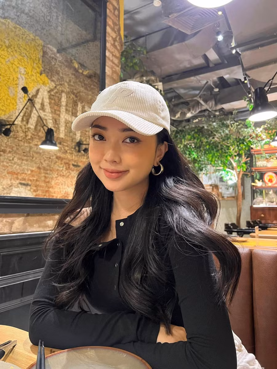 Nàng WAGs này cũng khá khéo trong việc bếp núc.