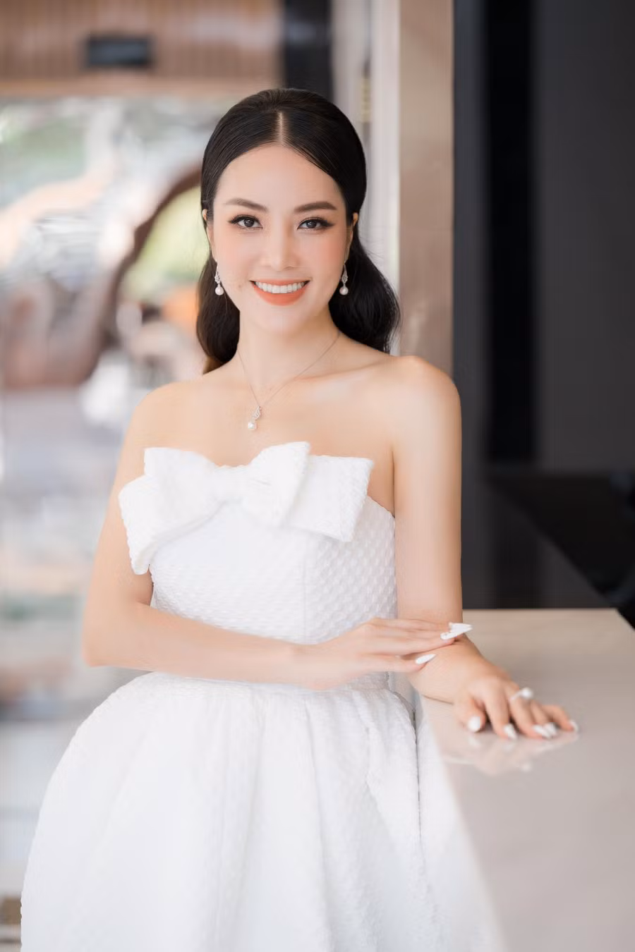 Bước ra từ cuộc thi Hoa Hậu Việt Nam 2008 với vị trí á hậu, Thụy Vân hiện là biên tập viên truyền hình chuyên nghiệp, MC nổi tiếng.