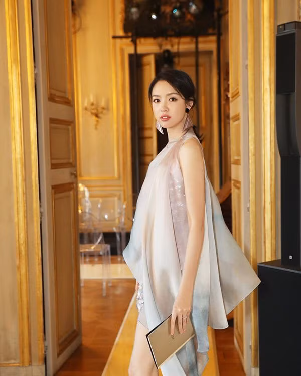 Ngỡ ngàng nhan sắc U40 vô cùng xinh đẹp của Hoa hậu Trương Tử Lâm ảnh 3 sau khi rut khoi gioi giai tri, hoa hau truong tu lam gay soc boi nhan sac u40 - 5