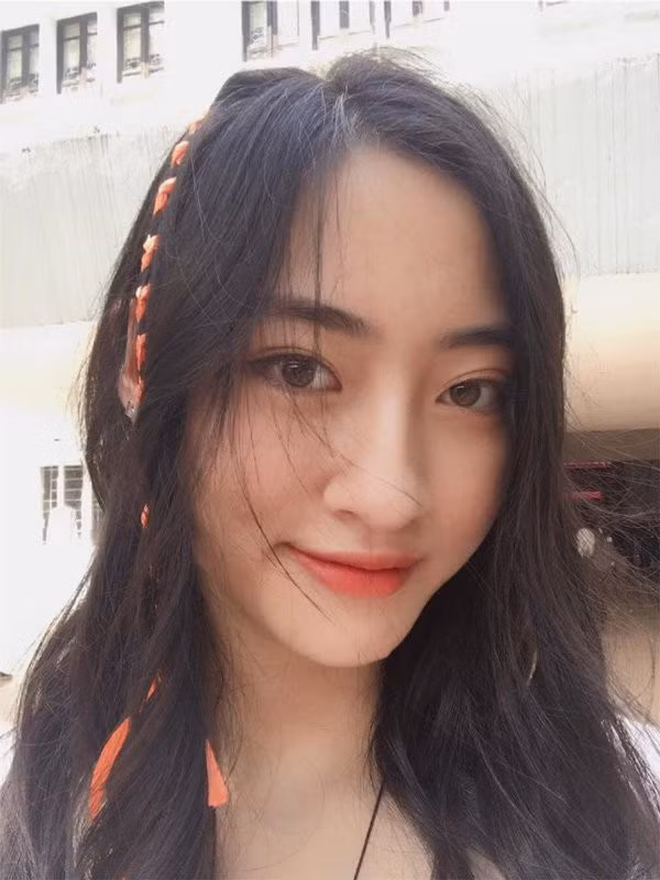 Lương Thùy Linh đăng quang, dân tình kêu gọi Đại học Ngoại thương thành lập khoa “đào tạo Hoa hậu“ ảnh 1