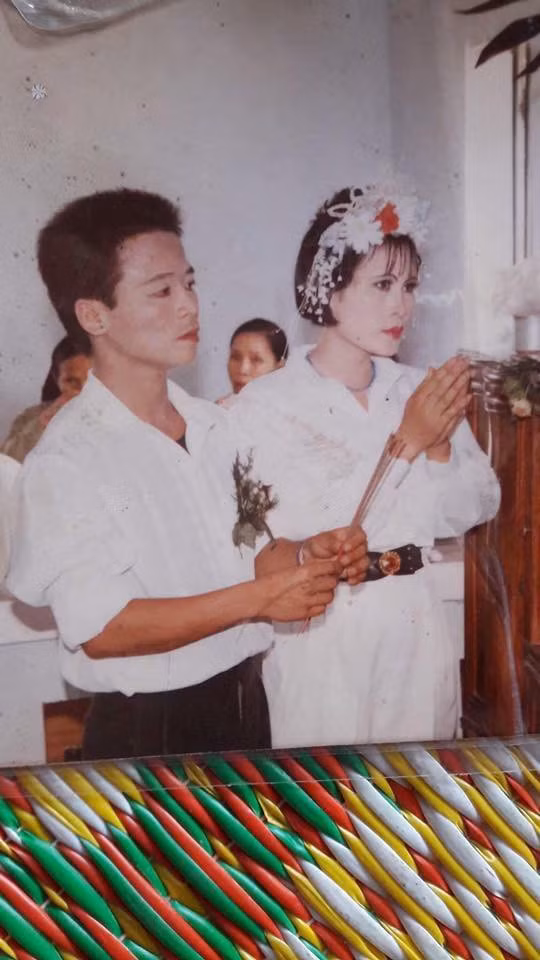 Khoe ảnh cưới thời bố mẹ em, cô gái Hải Phòng khiến dân tình trầm trồ với độ chịu chơi của đấng sinh thành-11