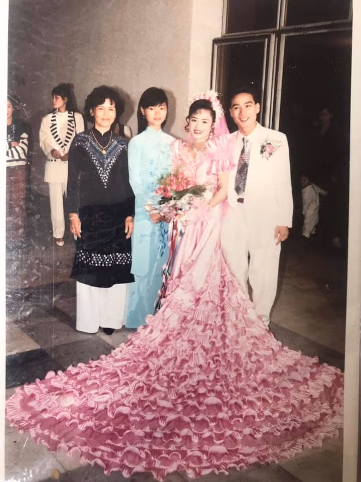 Khoe ảnh cưới thời bố mẹ em, cô gái Hải Phòng khiến dân tình trầm trồ với độ chịu chơi của đấng sinh thành-4