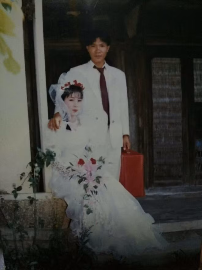 Khoe ảnh cưới thời bố mẹ em, cô gái Hải Phòng khiến dân tình trầm trồ với độ chịu chơi của đấng sinh thành-15