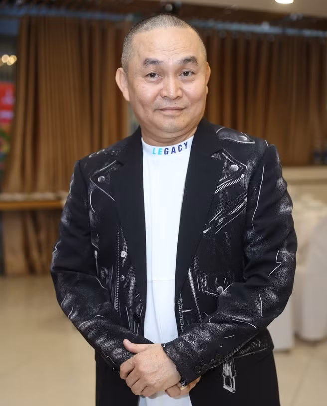 “Vua hài đất Bắc” Xuân Hinh kể chuyện chạy 200 show một năm, làm mãi không hết việc ảnh 1 Ngôi sao -