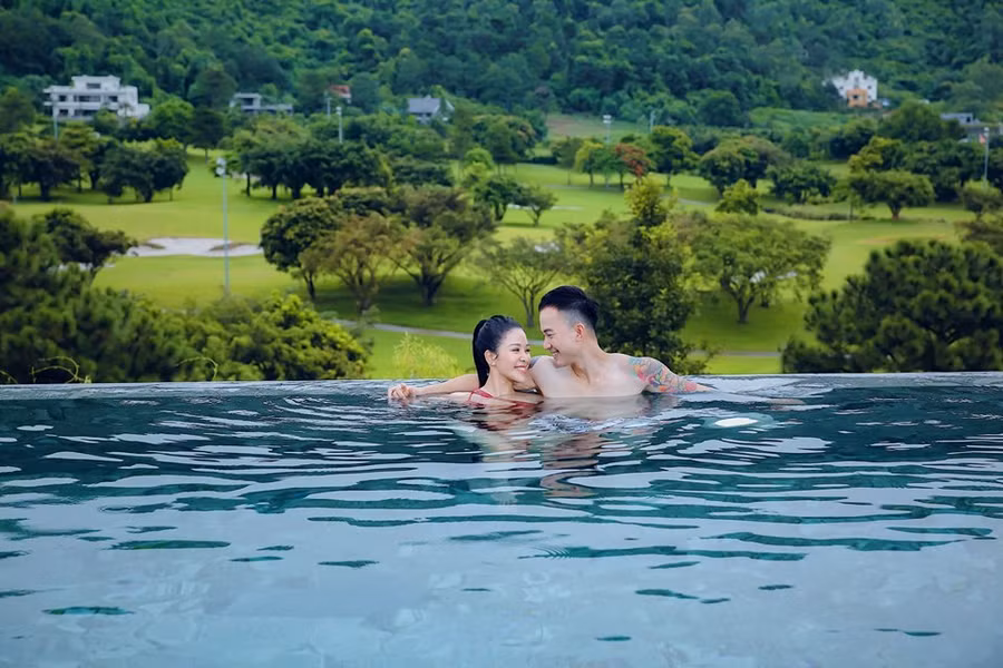 Sau ba năm ly hôn, Dũng "Về nhà đi con" lần đầu công khai tình tứ bạn gái nóng bỏng ảnh 10 Dũng
