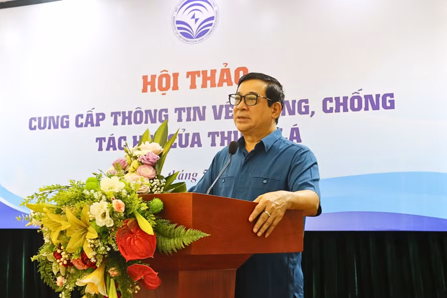 PGS.TS Lương Ngọc Khuê - Cục trưởng Cục Quản lý khám chữa bệnh, Giám đốc Quỹ Phòng chống tác hại thuốc lá (Bộ Y tế) phát biểu tại hội thảo.