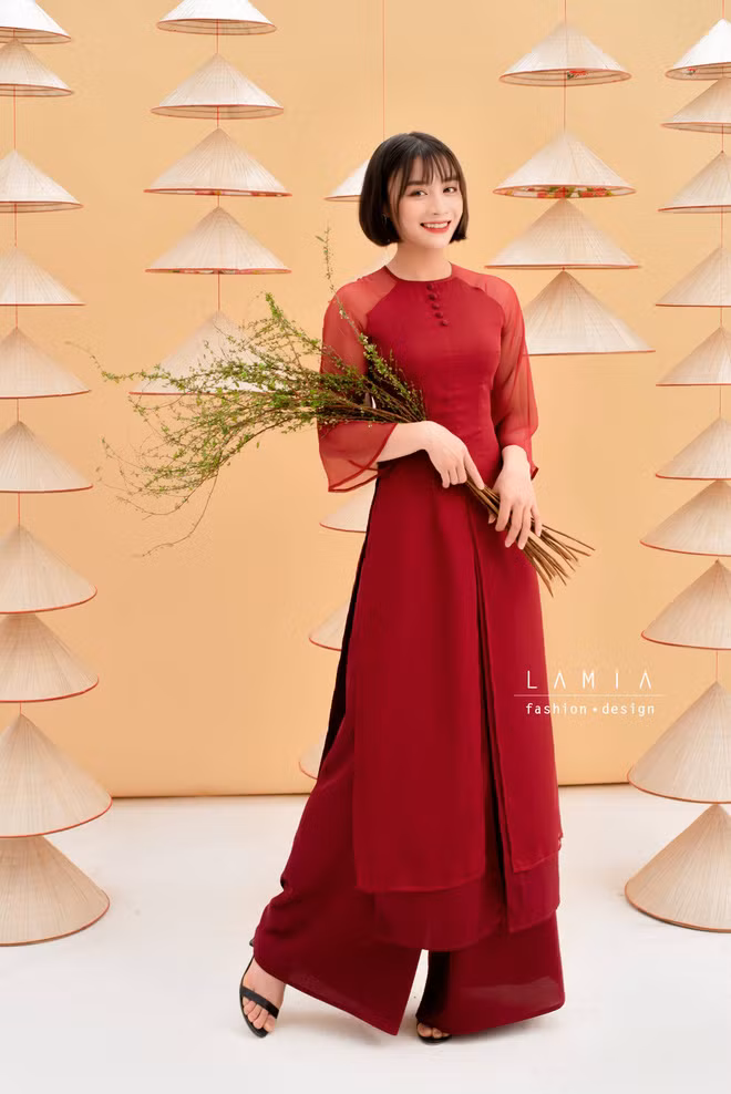 Báo Thái bất ngờ chọn hotgirl tuyển nữ Hoàng Thị Loan vào Top 10 nữ cầu thủ xinh đẹp nhất châu Á - Ảnh 3.