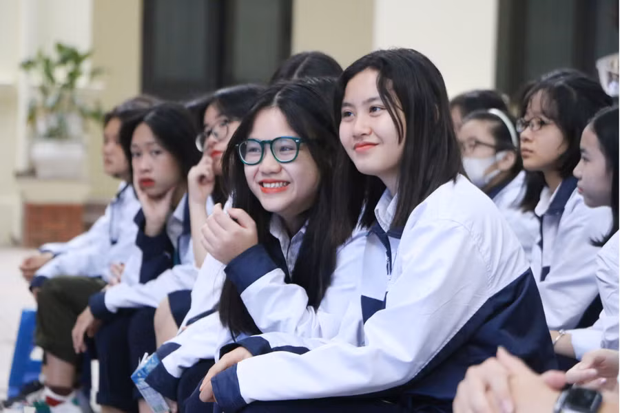 Học sinh Trường THPT Phan Đình Phùng, Hà Nội trong một hoạt động ngoại khóa.