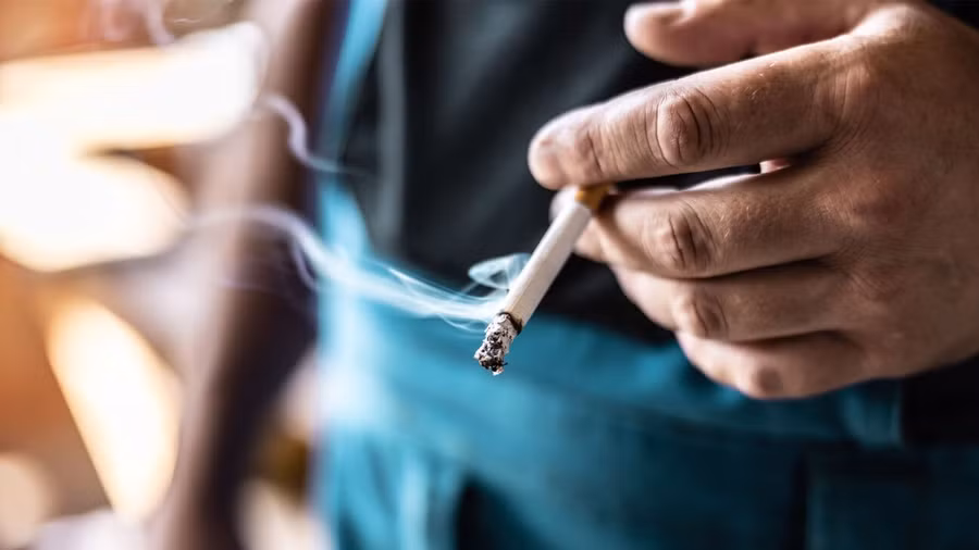 Hút thuốc lá dẫn đến tăng cân và thừa mỡ bụng