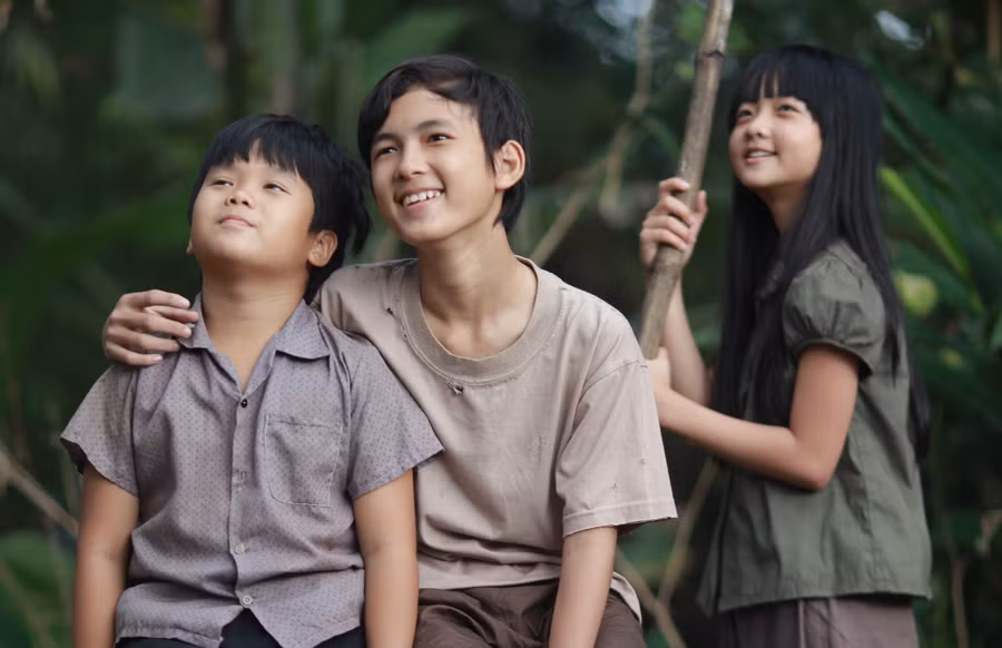 Dàn diễn viên nhí trong phim "Tôi thấy hoa vàng trên cỏ xanh". Dàn diễn viên nhí trong phim "Tôi thấy hoa vàng trên cỏ xanh".