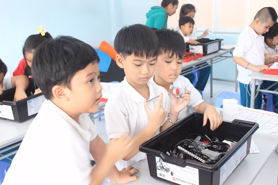 Cuối học kỳ I cũng là lúc các trường tiểu học tổ chức nhiều hoạt động trải nghiệm cho HS. Ảnh: TG