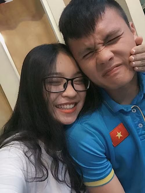 Có thể nói, bạn gái là một trong những nguồn động lực giúp Quang Hải toả sáng trên sân cỏ.