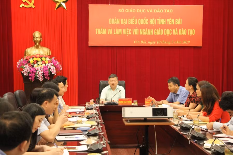 Đoàn Đại biểu Quốc hội tỉnh làm việc với Sở GD&ĐT Yên Bái