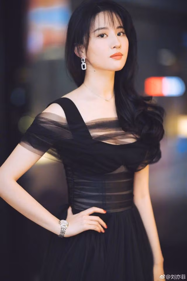Bị mỉa mai hết thời, thần tiên tỷ tỷ Lưu Diệc Phi tái xuất với nhan sắc hoàn hảo miễn chê-11