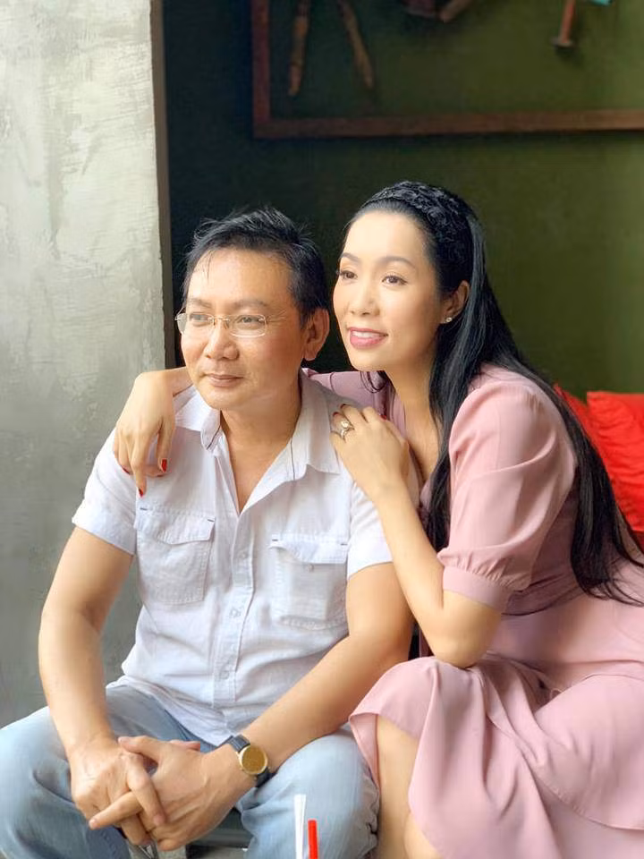 Mỹ nhân Việt được tặng nhẫn kim cương: Nhẫn ai “khủng” nhất? ảnh 2 my nhan viet duoc tang nhan kim cuong: nhan ai "khung" nhat? - 2