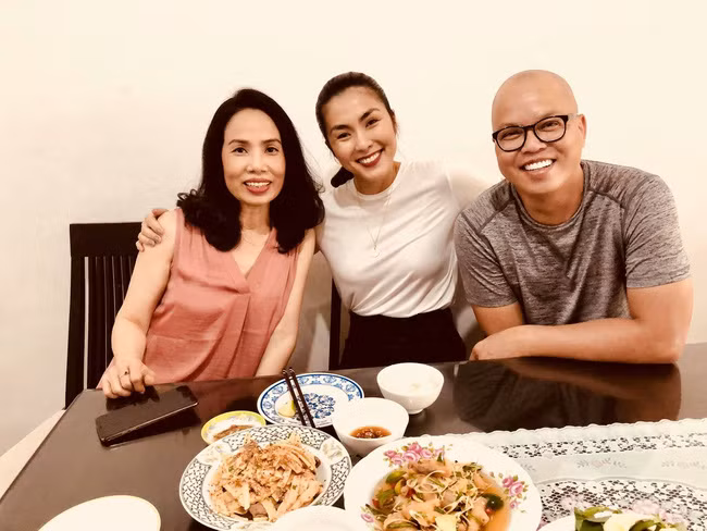 Vừa trở về từ Mỹ, Tăng Thanh Hà bị đạo diễn Vũ Ngọc Đãng vô tình tiết lộ điều bất ngờ này - Ảnh 3. Vừa trở về từ Mỹ, Tăng Thanh Hà bị đạo diễn Vũ Ngọc Đãng vô tình tiết lộ điều bất ngờ này - Ảnh 3.