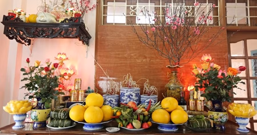 Không nên đặt bàn thờ gần nhà vệ sinh