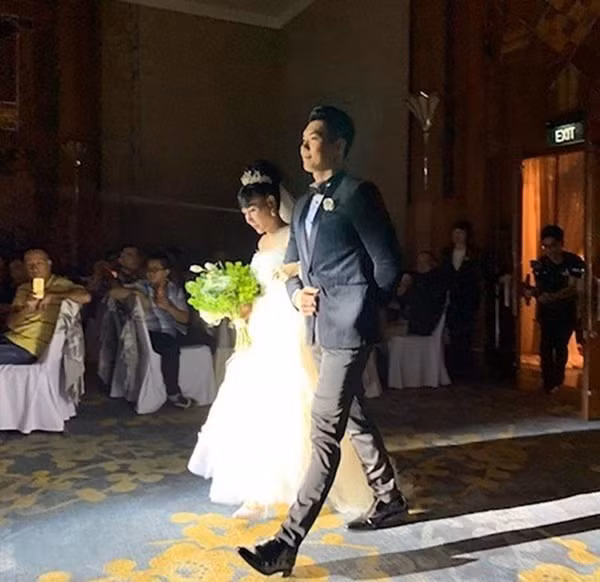 Người mẫu 28 tuổi bỏ Sài Gòn ra Hà Nội làm chồng nữ đại gia U50 giờ ra sao? ảnh 6 Sao nam 28 tuổi bỏ Sài Gòn ra Hà Nội làm chồng nữ đại gia U50 giờ ra sao?