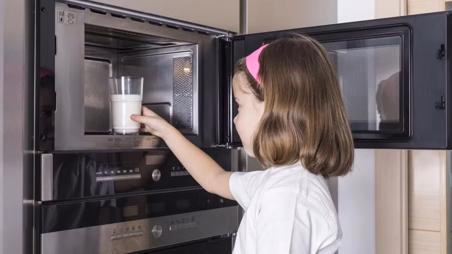 Khi được sử dụng đúng cách, lò vi sóng là một phương pháp nấu ăn tổng thể an toàn, dễ dàng và hiệu quả. (Ảnh: ITN).