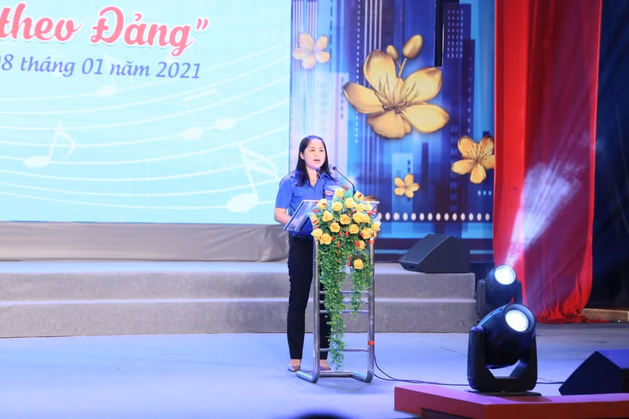 Đồng chí Lư Thị Ngọc Anh - Phó Bí thư Thành đoàn Cần Thơ phát biểu tại buổi lễ.