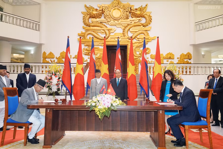 Thủ tướng Nguyễn Xuân Phúc đón, hội đàm với Thủ tướng Nepal ảnh 9