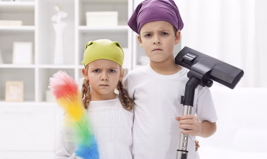 5 cách hiệu quả khuyến khích trẻ yêu thích làm việc nhà ảnh 2 Lập team để tuyên chiến với nhà bẩn nào!
