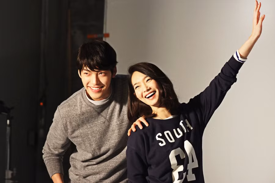 Nam tài tử "The Heirs" và nữ diễn viên Shin Min Ah vẫn đang duy trì một mối quan hệ đáng ngưỡng mộ.