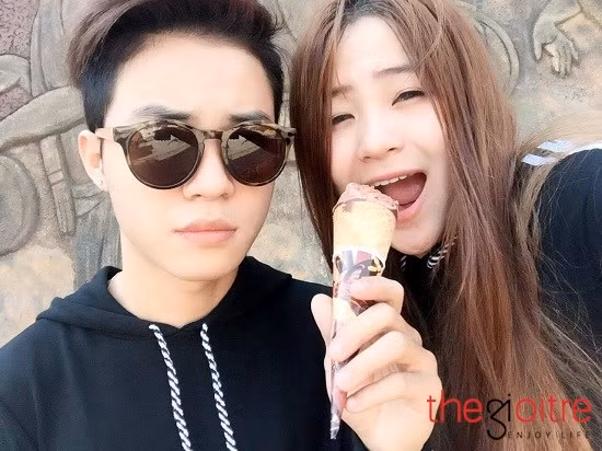 Tình yêu chị em của cô gái làm vlog nổi tiếng và “phi công trẻ“