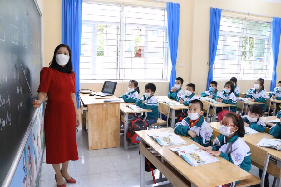 Cô Khiếu Thị Phương Thảo trong giờ dạy học sinh lớp 1. Cô Khiếu Thị Phương Thảo trong giờ dạy học sinh lớp 1.