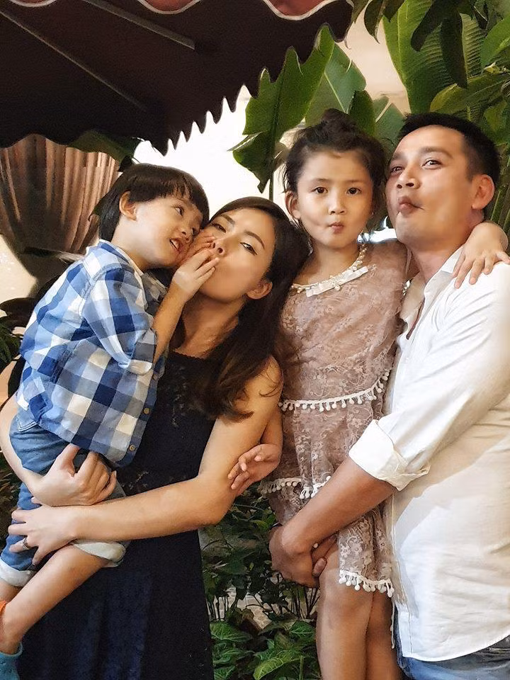 thay gan 20 nguoi giup viec, nu ca si quan tim nghe ho noi ve con trai tu ky - 9