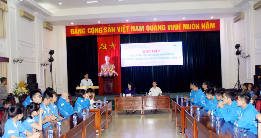 Quang cảnh buổi gặp mặt Quang cảnh buổi gặp mặt