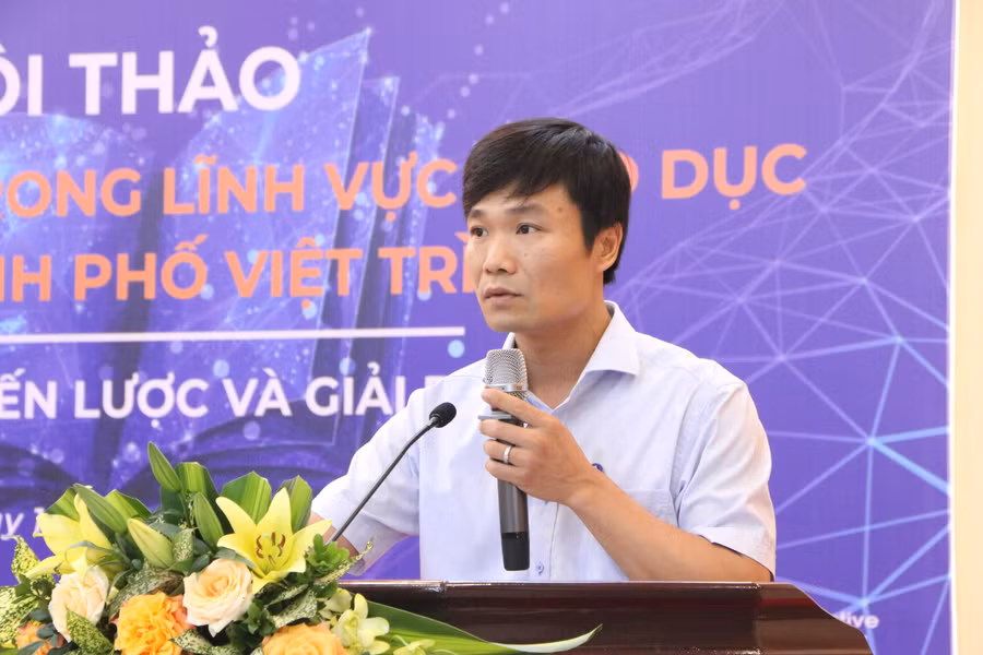 Ông Đào Mạnh Thắng - Trưởng Phòng GD&ĐT TP Việt Trì nhấn mạnh vai trò của công tác chuyển đổi số trong ngành giáo dục thành phố.