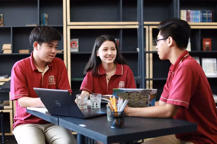 Du học mang đến cho bạn cơ hội đắm mình trong một ngôn ngữ mới.