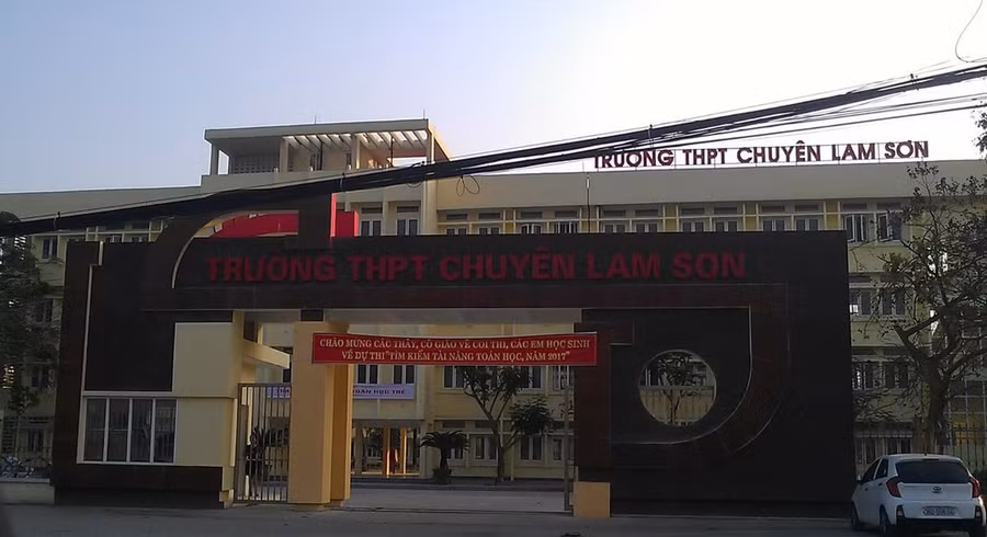 Trường THPT chuyên Lam Sơn, đường Lê Lai, phường Đông Sơn, TP Thanh Hóa, tỉnh Thanh Hóa. Ảnh: Nguyễn Quỳnh
