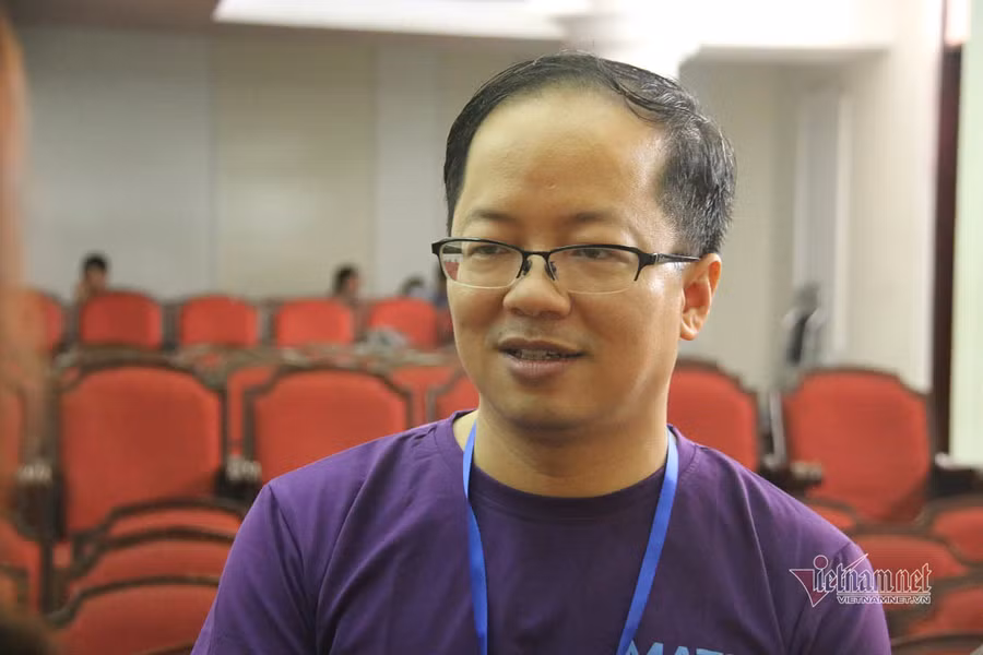 PGS.TS Ngô Hoàng Long, giảng viên Trường ĐH Sư phạm Hà Nội, một trong những giảng viên cốt cán được tập huấn chương trình giáo dục phổ thông mới. Ảnh: Thanh Hùng