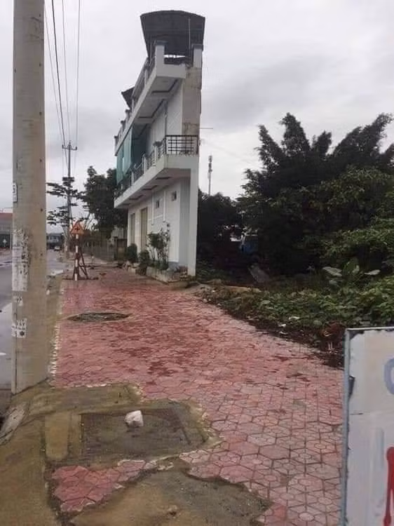 Nhà mặt phố... Nhà mặt phố...