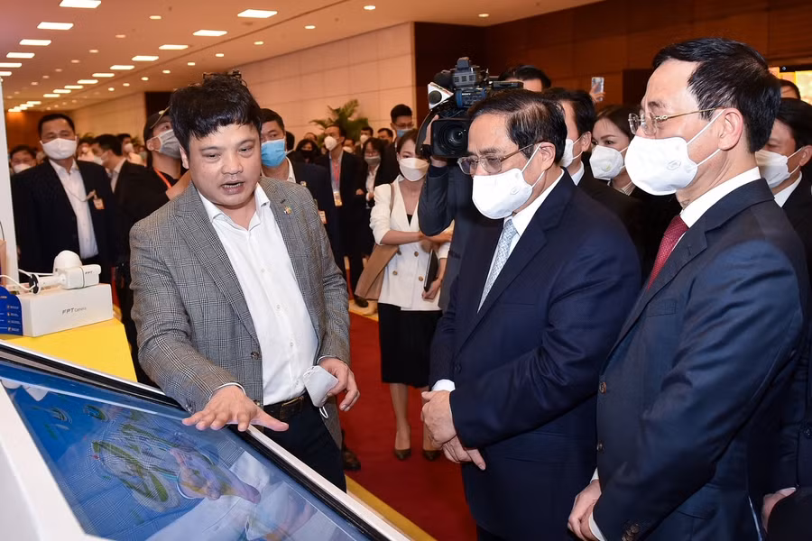 Đẩy mạnh chuyển đổi số để làm lợi thiết thực cho người dân, giải quyết những vấn đề lớn của đất nước
