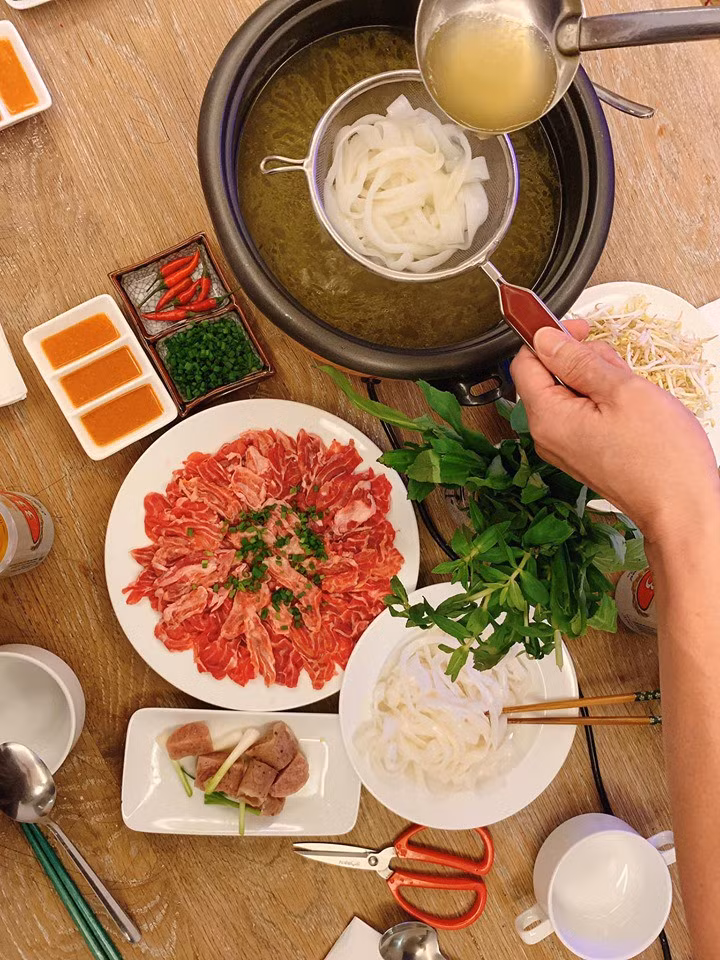 Phan Như Thảo đúng là số hưởng khi có ông xã đảm đang như thế này - Ảnh 2. Phan Như Thảo đúng là số hưởng khi có ông xã đảm đang như thế này - Ảnh 2.