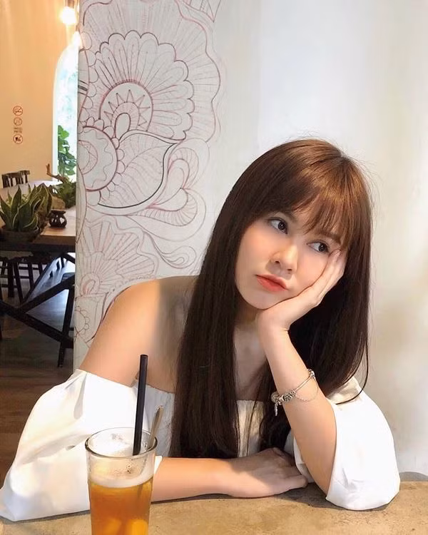 Hội bạn thân toàn gái xinh sinh năm 1990 của MC Thu Hoài người đang bị đồn là tình mới của bạn trai cũ Ngọc Thảo ảnh 2