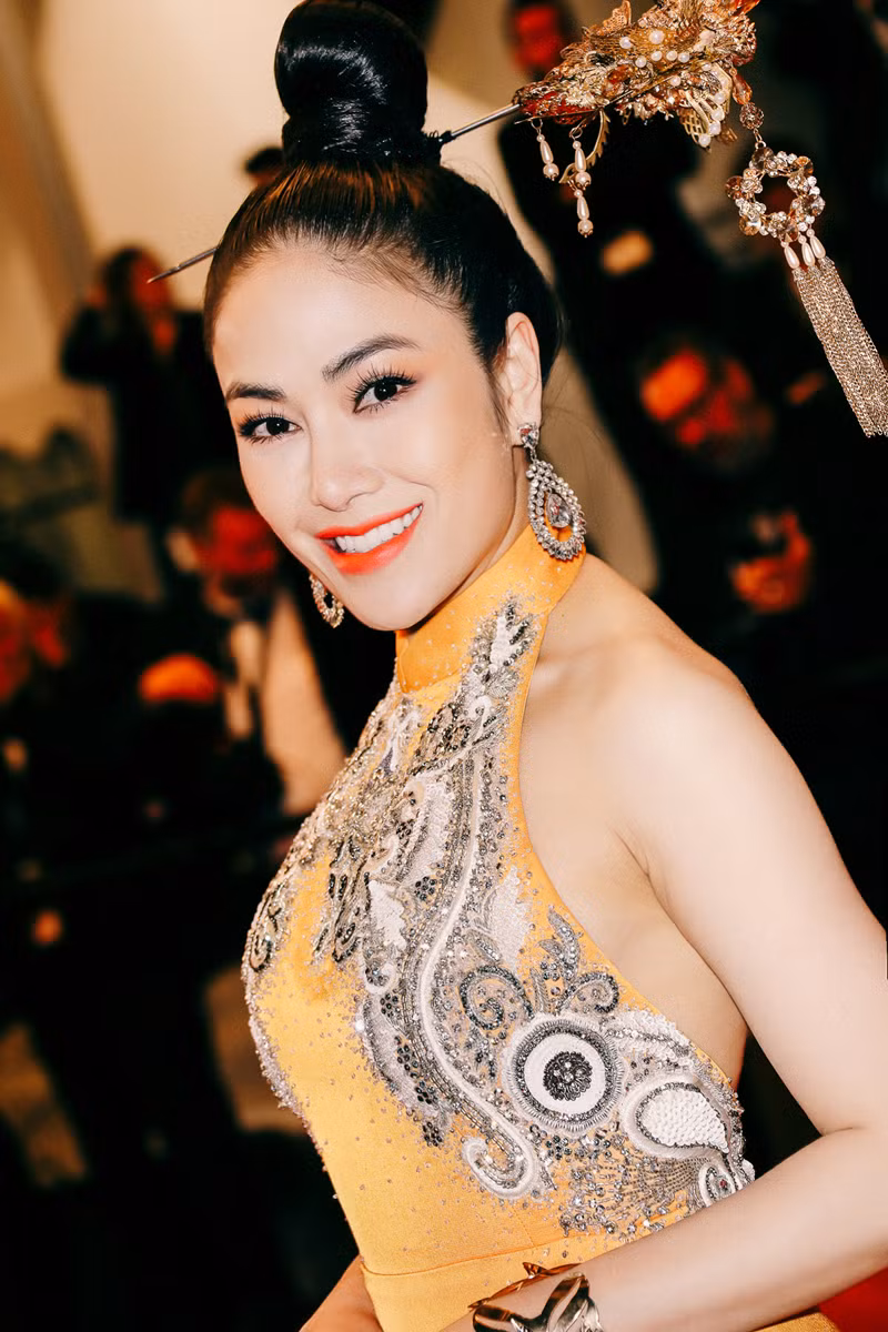 sau ngoc trinh, them mot nguoi dep viet "nao loan" tham do cannes 2019 hinh 4