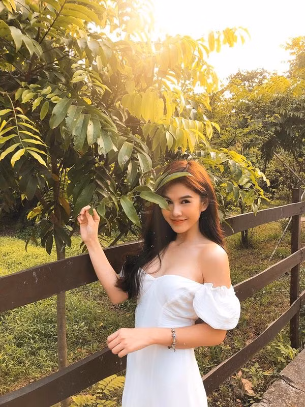 Hội bạn thân toàn gái xinh sinh năm 1990 của MC Thu Hoài người đang bị đồn là tình mới của bạn trai cũ Ngọc Thảo ảnh 4