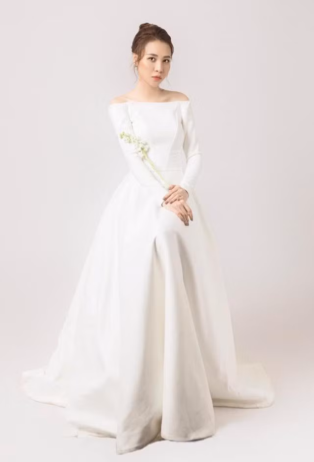  Dù sở hữu khối tài sản khủng nhưng cặp đôi chọn phong cách đơn giản cho ảnh cưới của mình. 