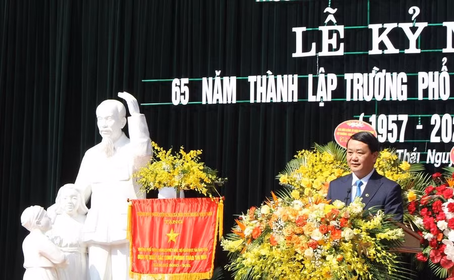 Bộ trưởng, Chủ nhiệm Ủy ban Dân tộc Hầu A Lềnh phát biểu tại Lễ kỷ niệm. Bộ trưởng, Chủ nhiệm Ủy ban Dân tộc Hầu A Lềnh phát biểu tại Lễ kỷ niệm.