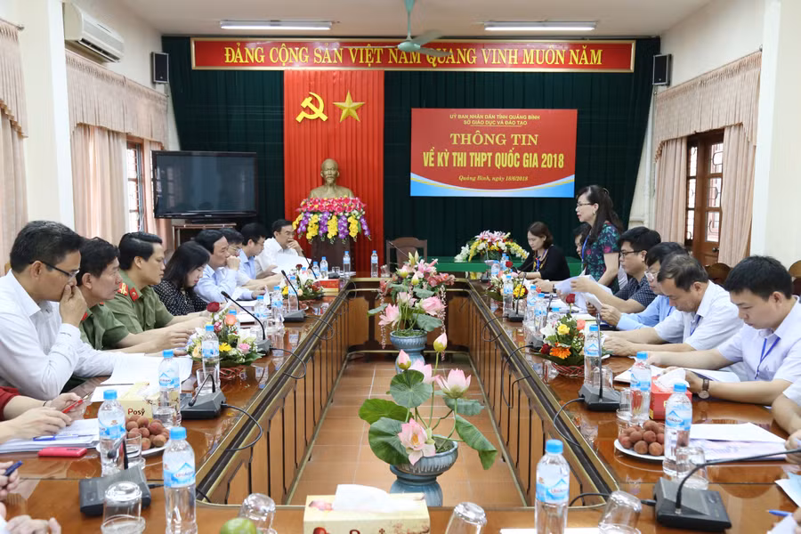Đoàn công tác Bộ GD&ĐT làm việc với ban chỉ đạo thi tỉnh Quảng Bình