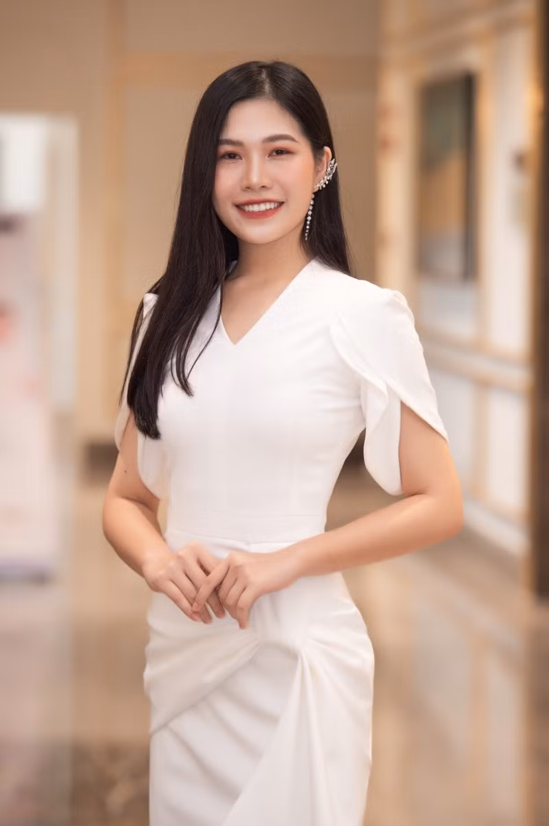 Vương Diệu Linh.