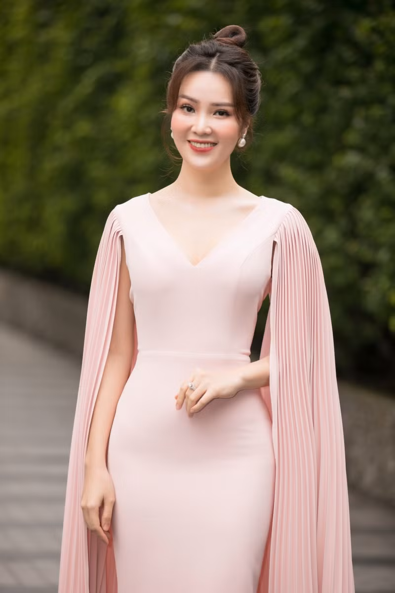 Tiểu Vy diện vest xuất hiện đầy thần thái tại ngày sơ khảo đầu tiên của HHVN ảnh 6