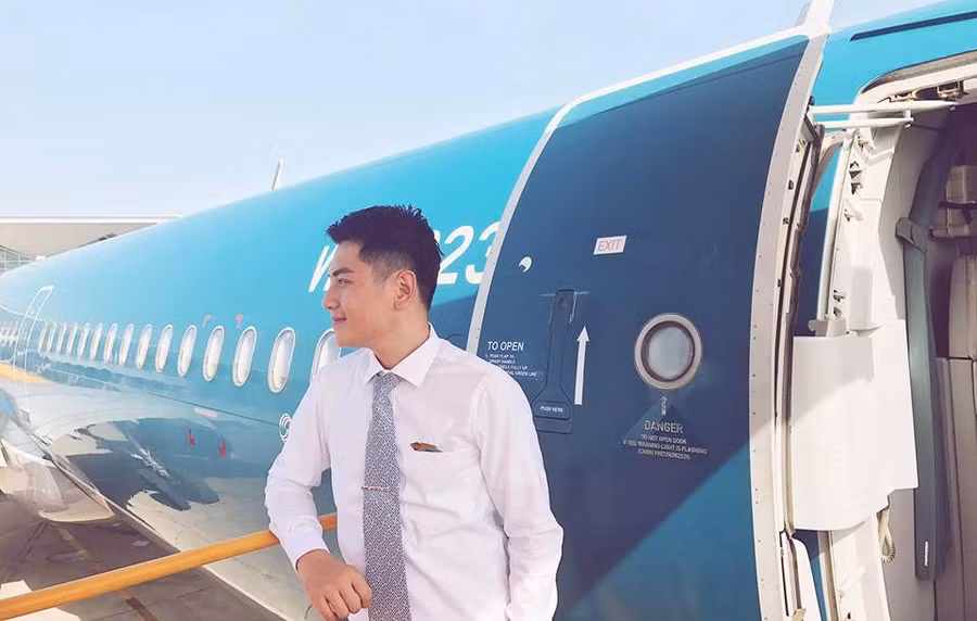 Chân dung chàng tiếp viên hàng không điển trai khiến hội chị em "mê mẩn" ảnh 8 Chân dung chàng tiếp viên hàng không điển trai khiến hội chị em "mê mẩn" ảnh 8