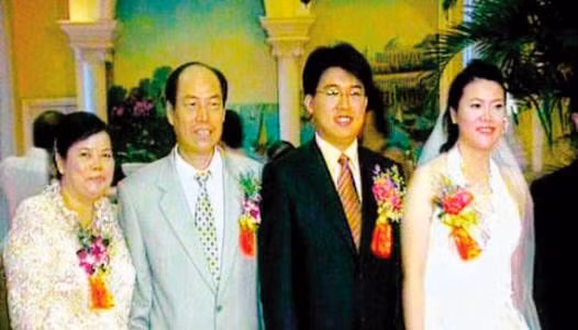 Chuyện tình của người phụ nữ giàu nhất Trung Quốc và người chồng "môn đăng hộ đối": Bên ngoài là tỷ phú tiếng tăm, trong nhà là vợ hiền - Ảnh 3.