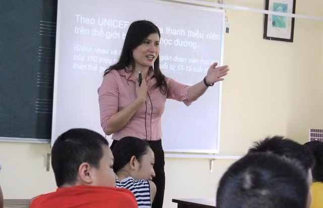 Cô hiệu phó mở lớp dạy kỹ năng sống miễn phí cho học sinh - 6